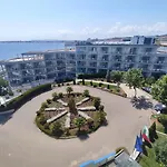Хотел лунна пътека -