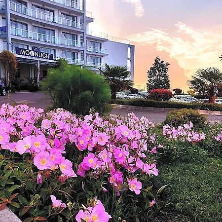 Hotel Moonlight Święty Włas